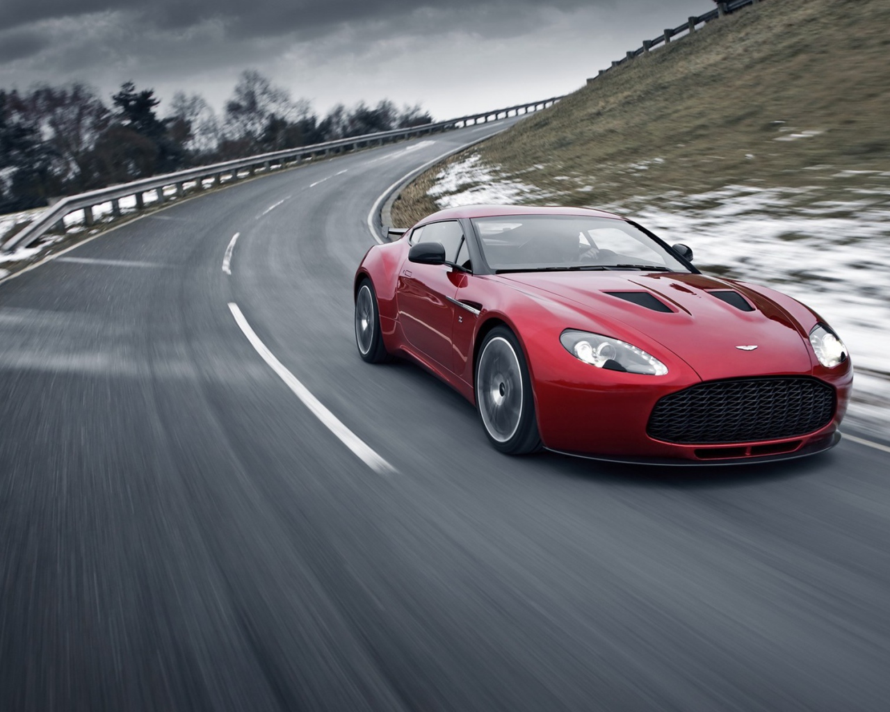 Надежный автомобиль Aston Martin zagato