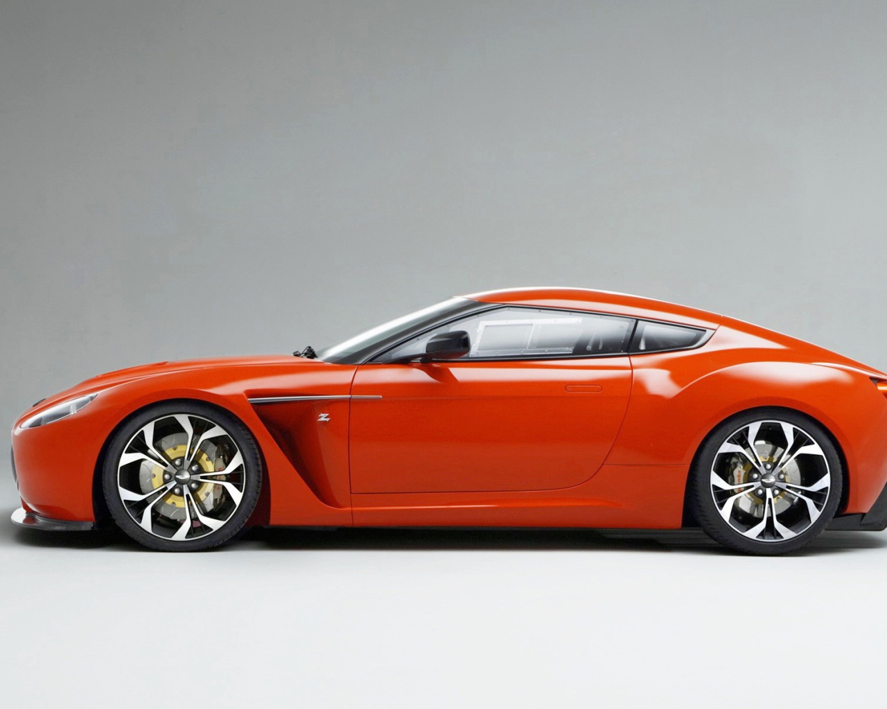 Тест драйв автомобиля Aston Martin zagato