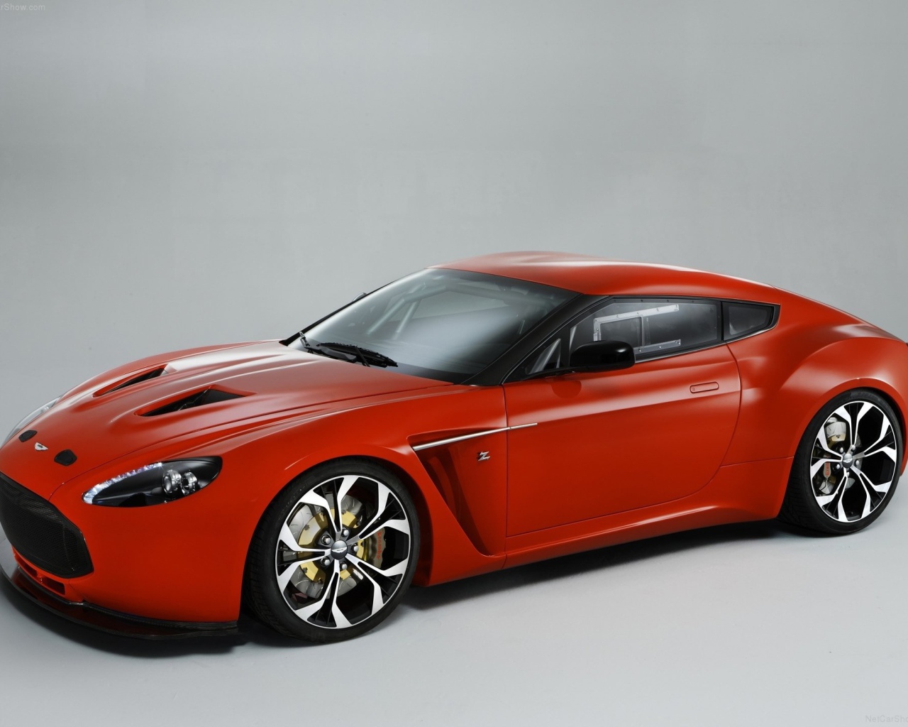 Новая машина Aston Martin zagato