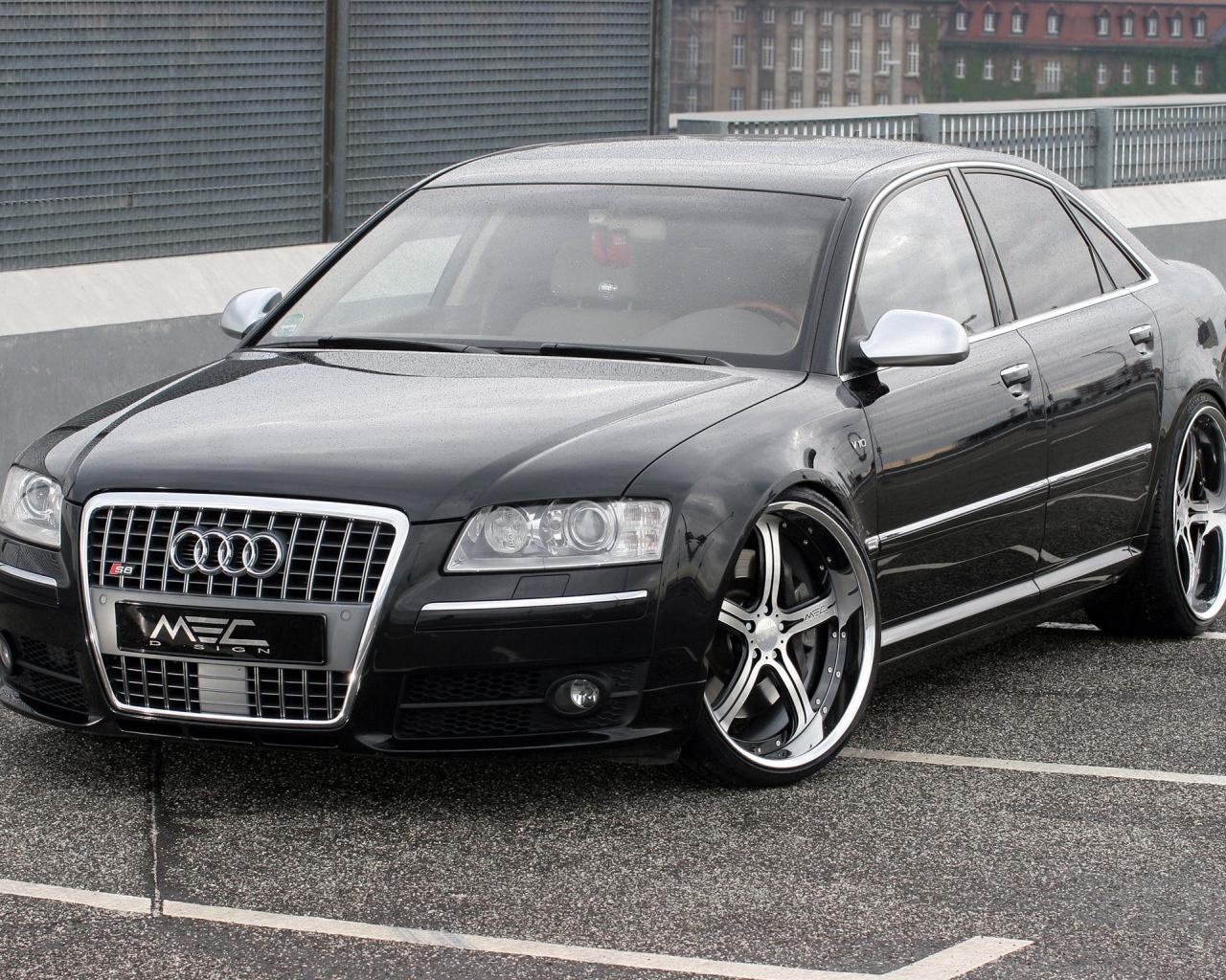 Красивый автомобиль Audi s8