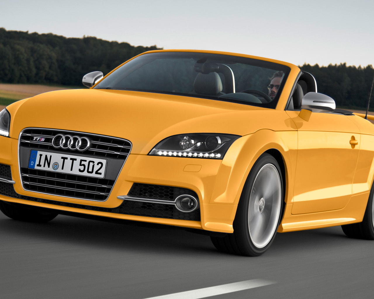 Автомобиль марки Audi модели TT 2014 года