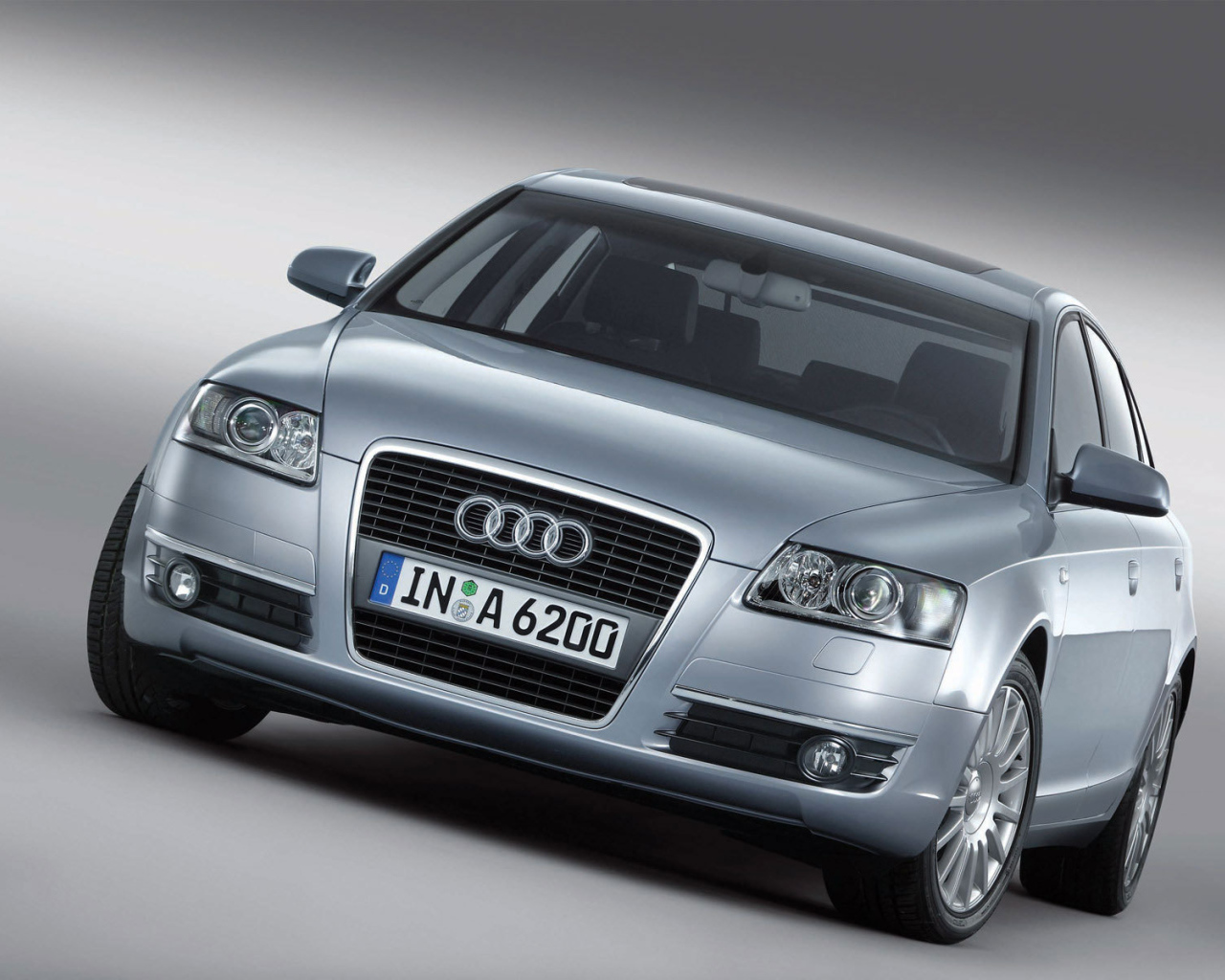 Автомобиль марки Audi модели a6