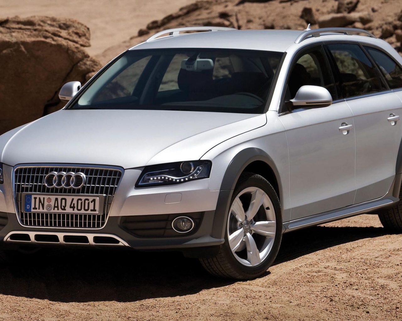 Автомобиль марки Audi модели allroad