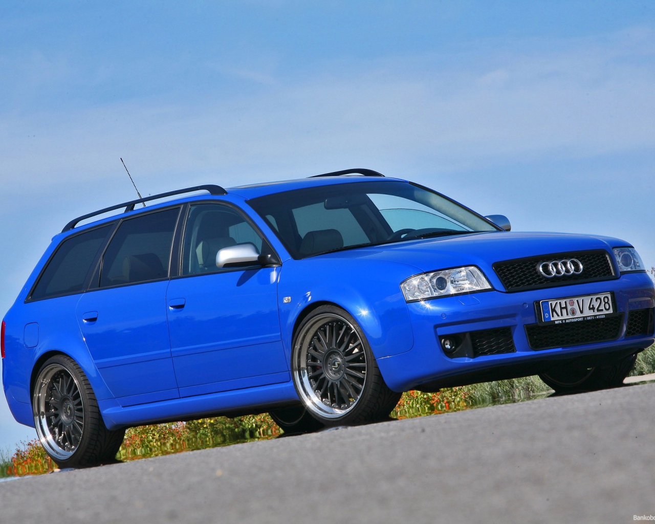 Автомобиль марки Audi модели c5