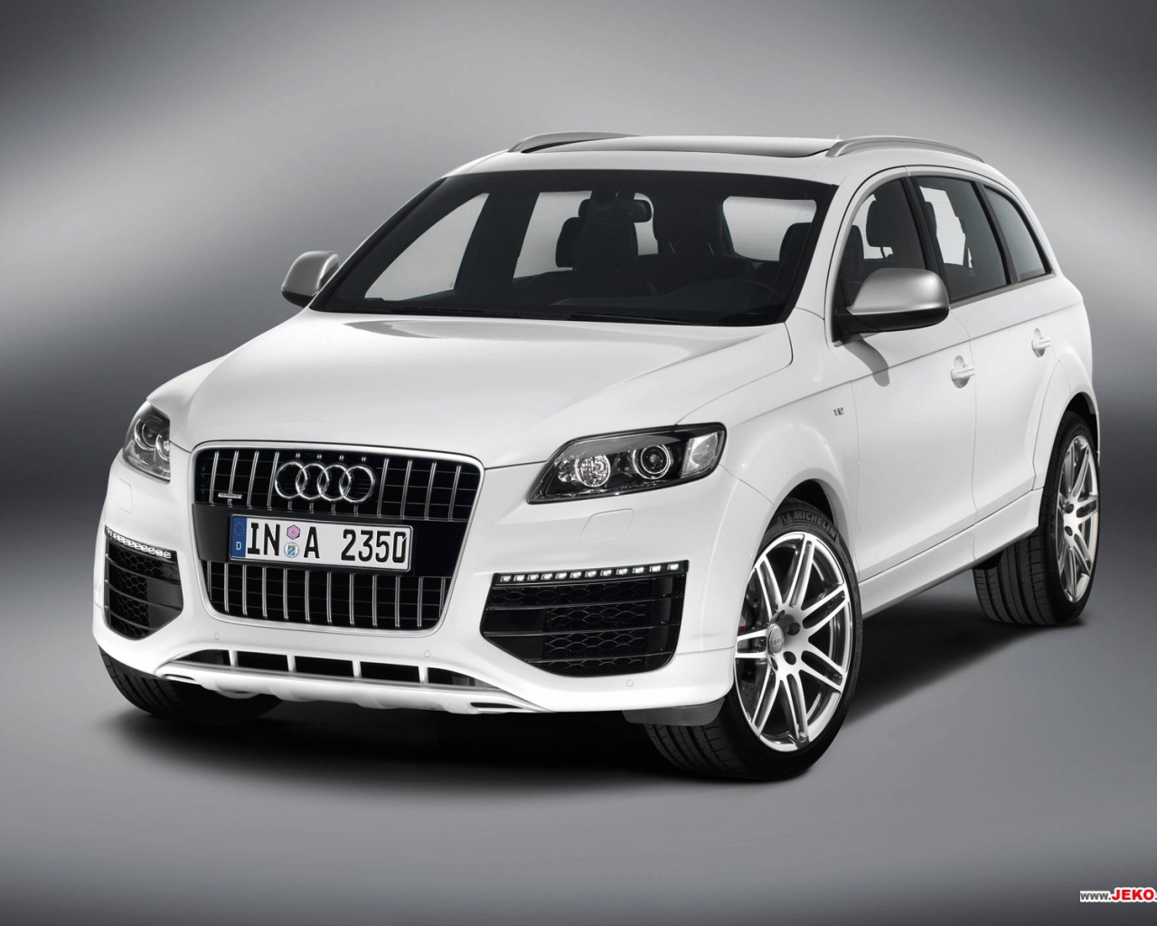 Автомобиль марки Audi модели q7