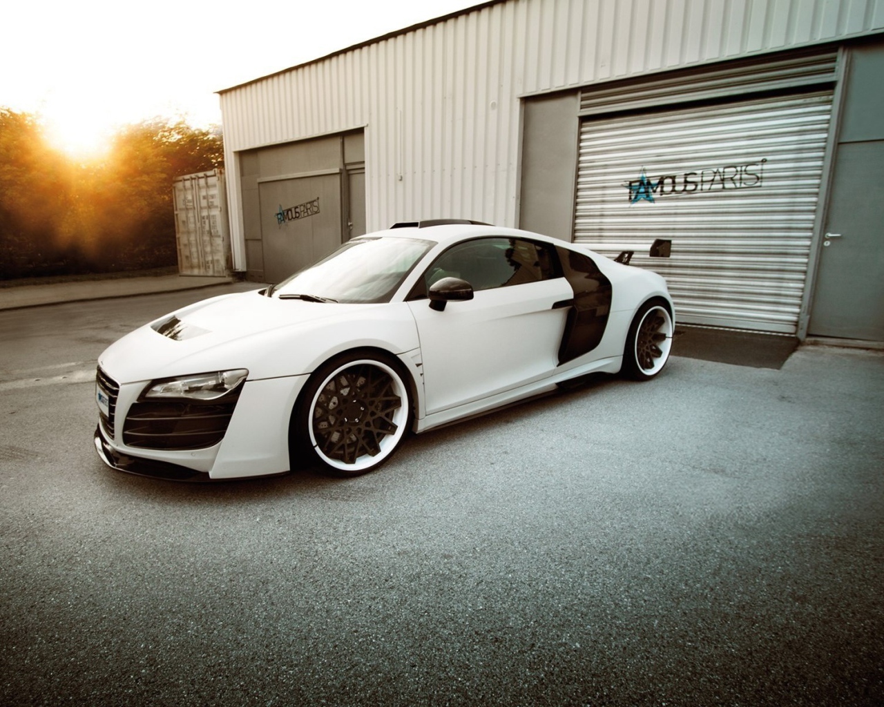 Автомобиль марки Audi модели 2014