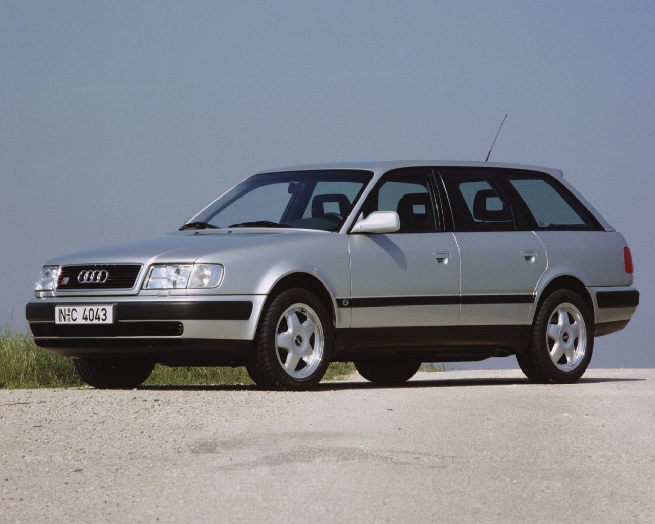 Новый автомобиль Audi 100