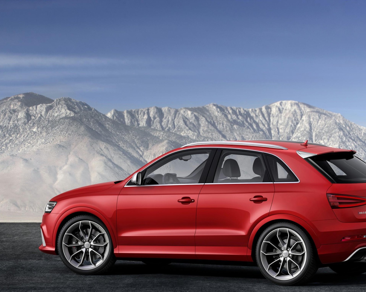 Новая машина Audi RS Q3 2014 года