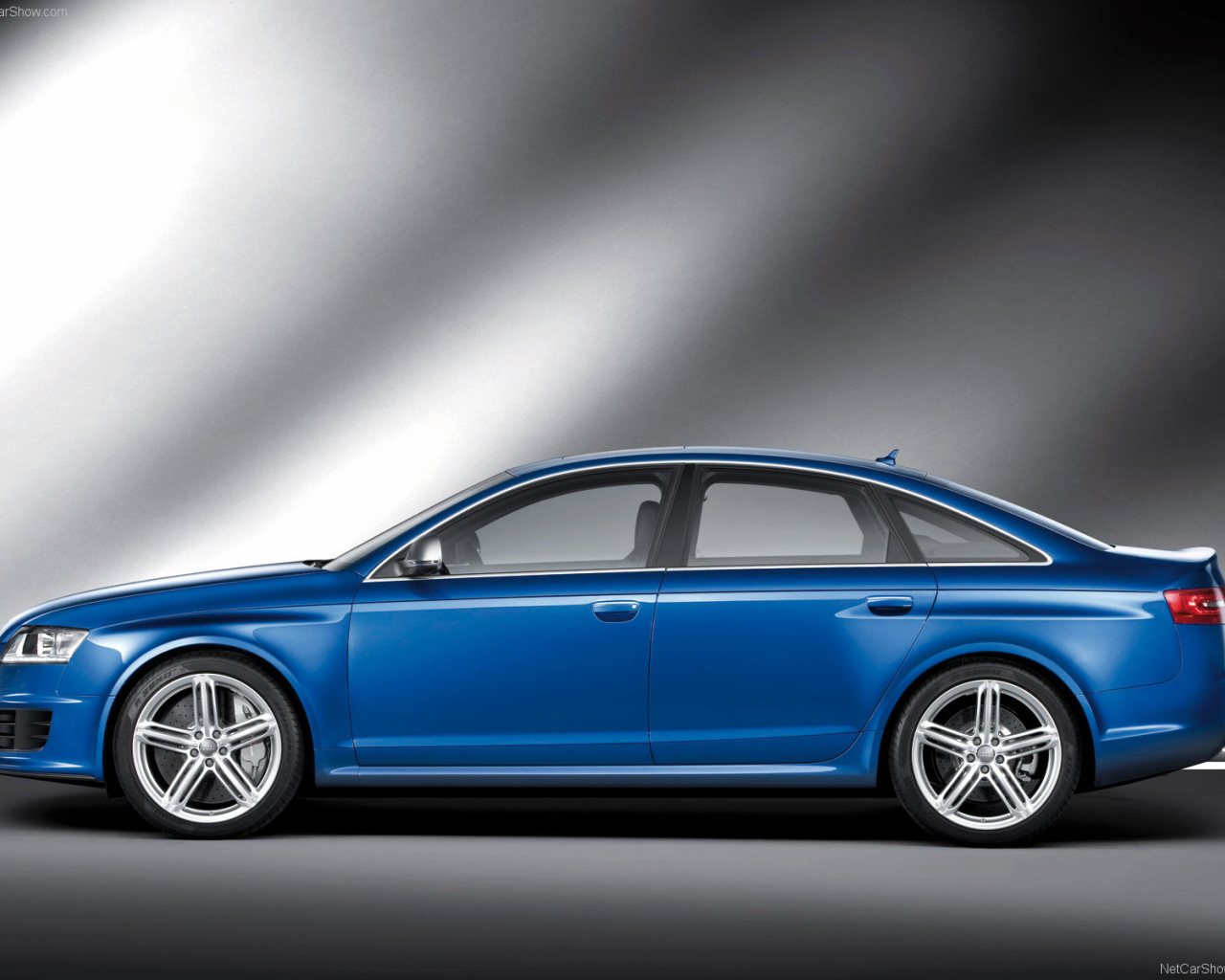 Новый автомобиль Audi rs6