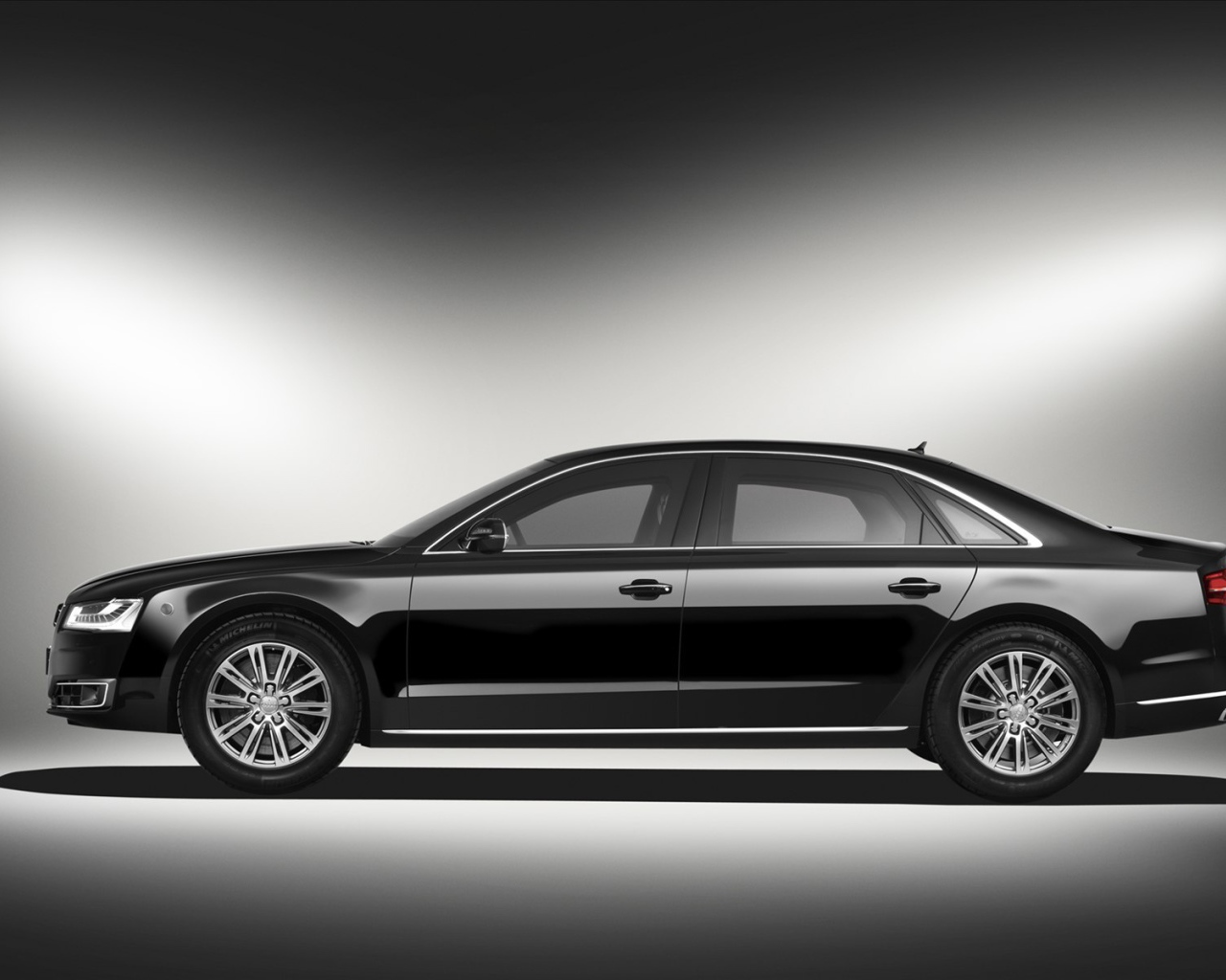 Фото автомобиля Audi A8 2014