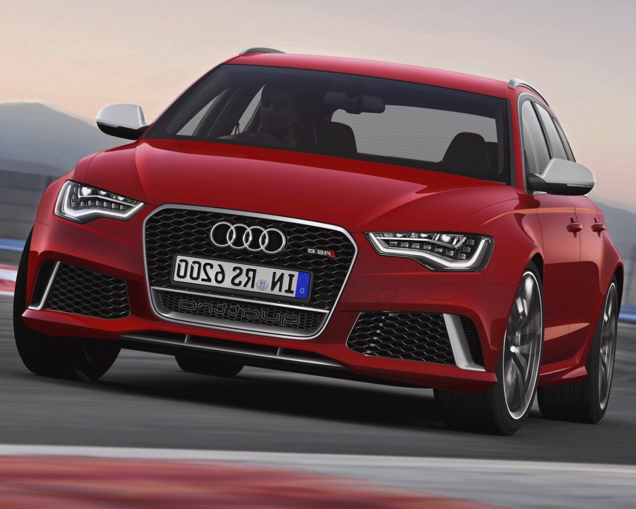 Фото автомобиля Audi RS Q3 2014 года