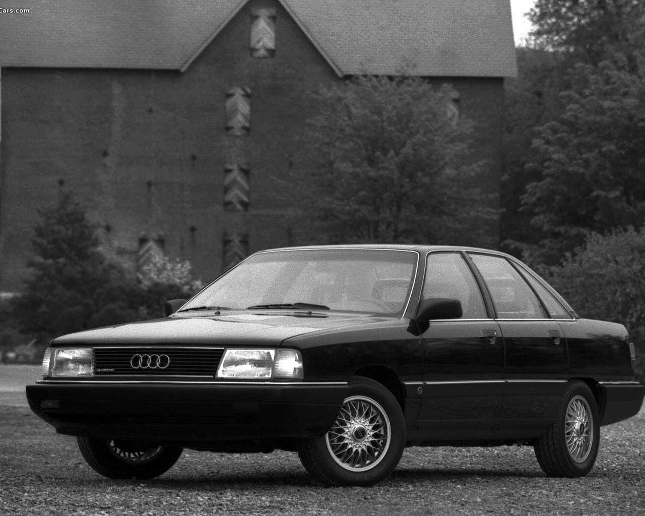 Фото автомобиля Audi 100
