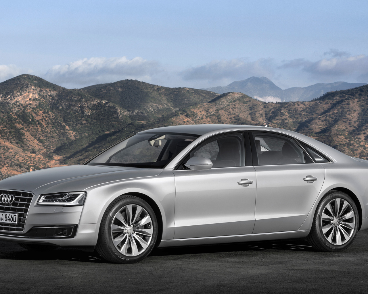 Надежная машина Audi A8 2014