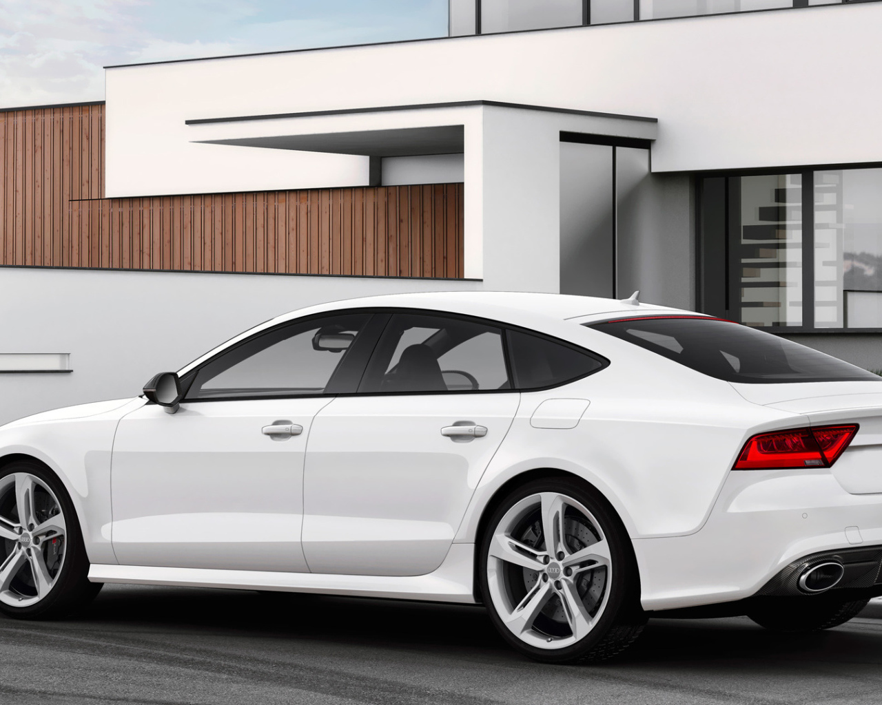 Надежный автомобиль Audi rs7