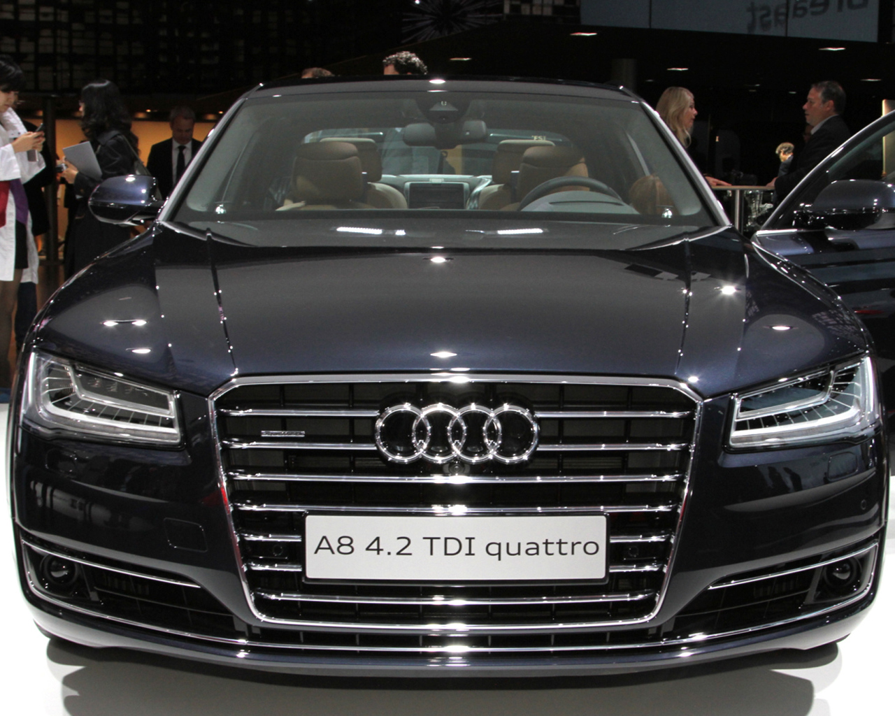 Тест драйв автомобиля Audi A8 2014