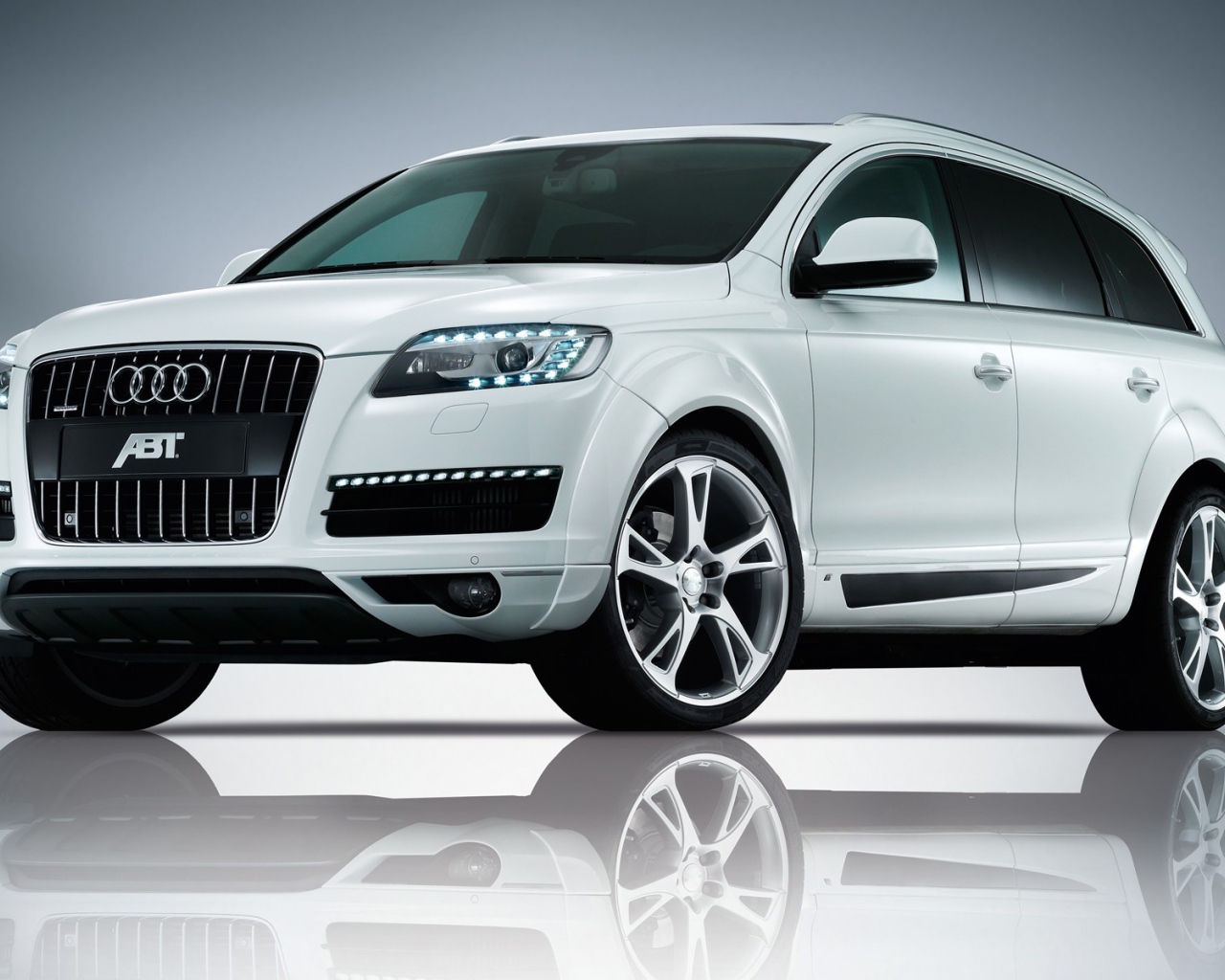 Новый автомобиль Audi q7