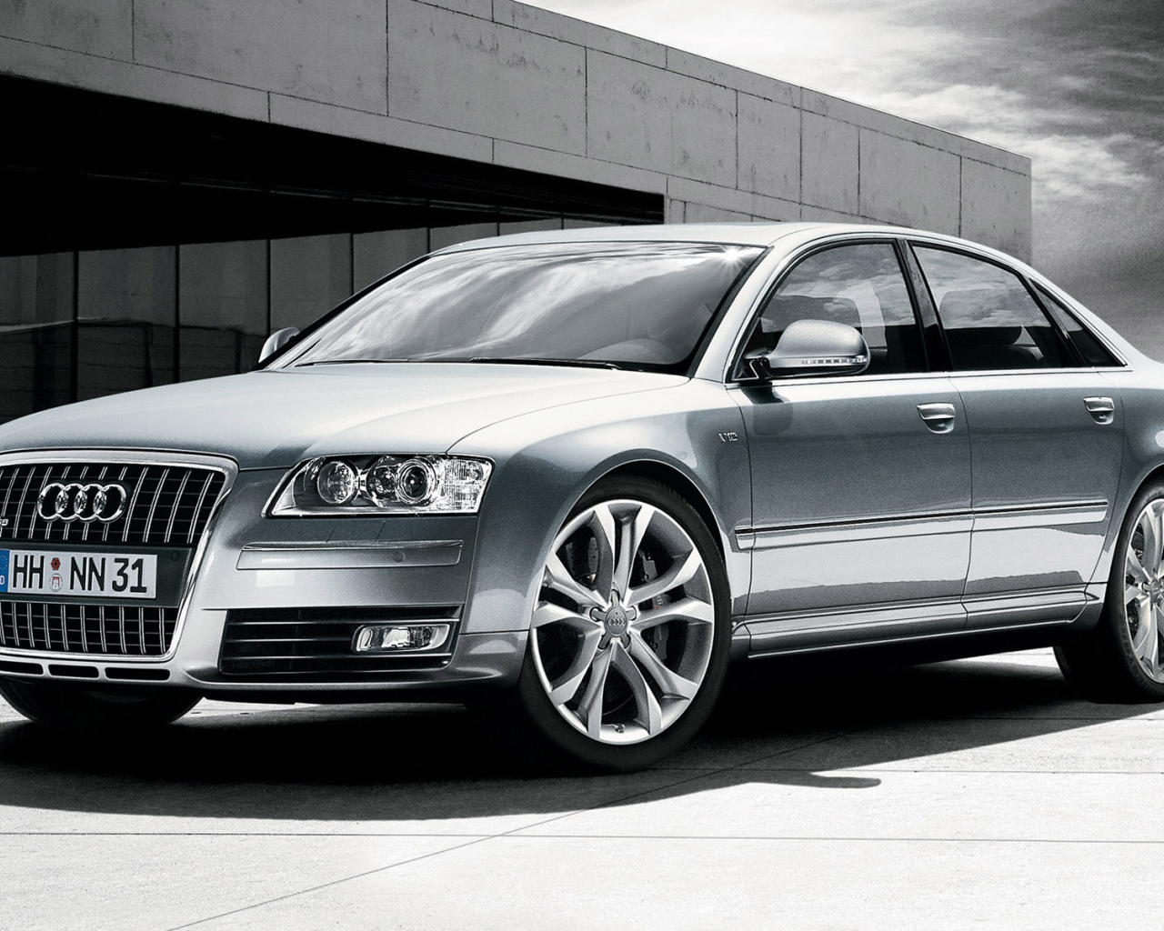 Новая машина Audi s8