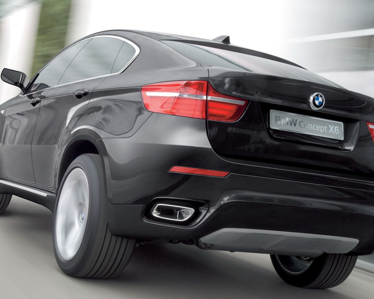 Автомобиль марки BMW модели X6 2014 года