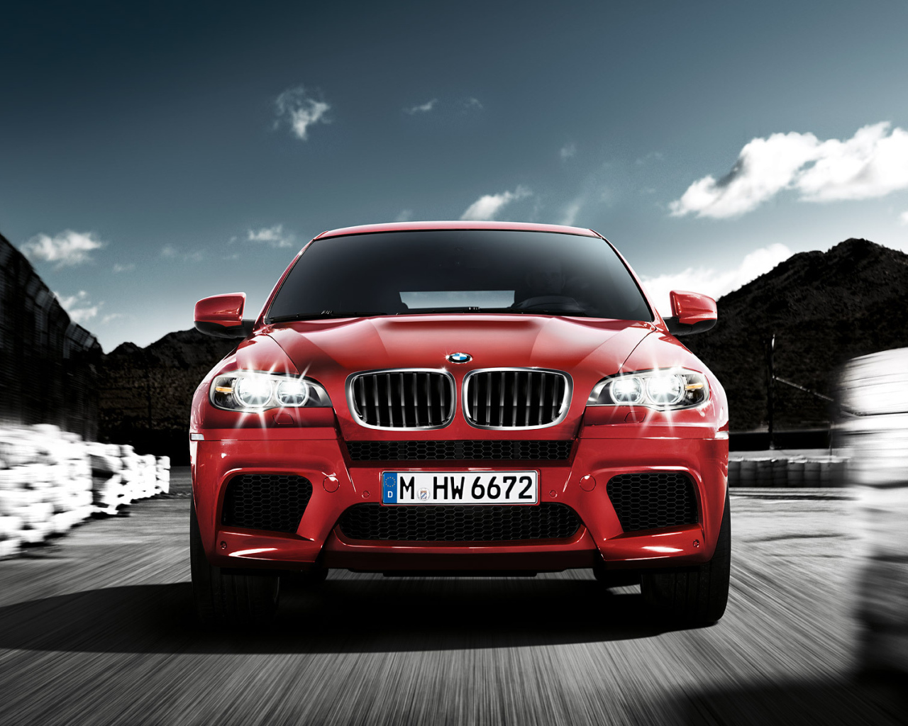 Тест драйв автомобиля BMW X6 2014 года