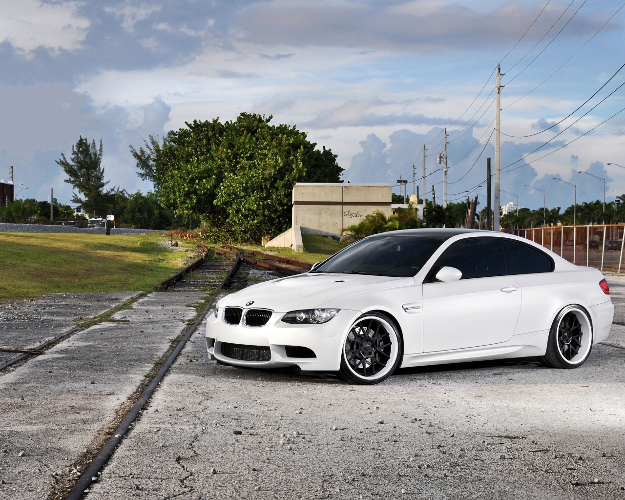 Белый BMW M3