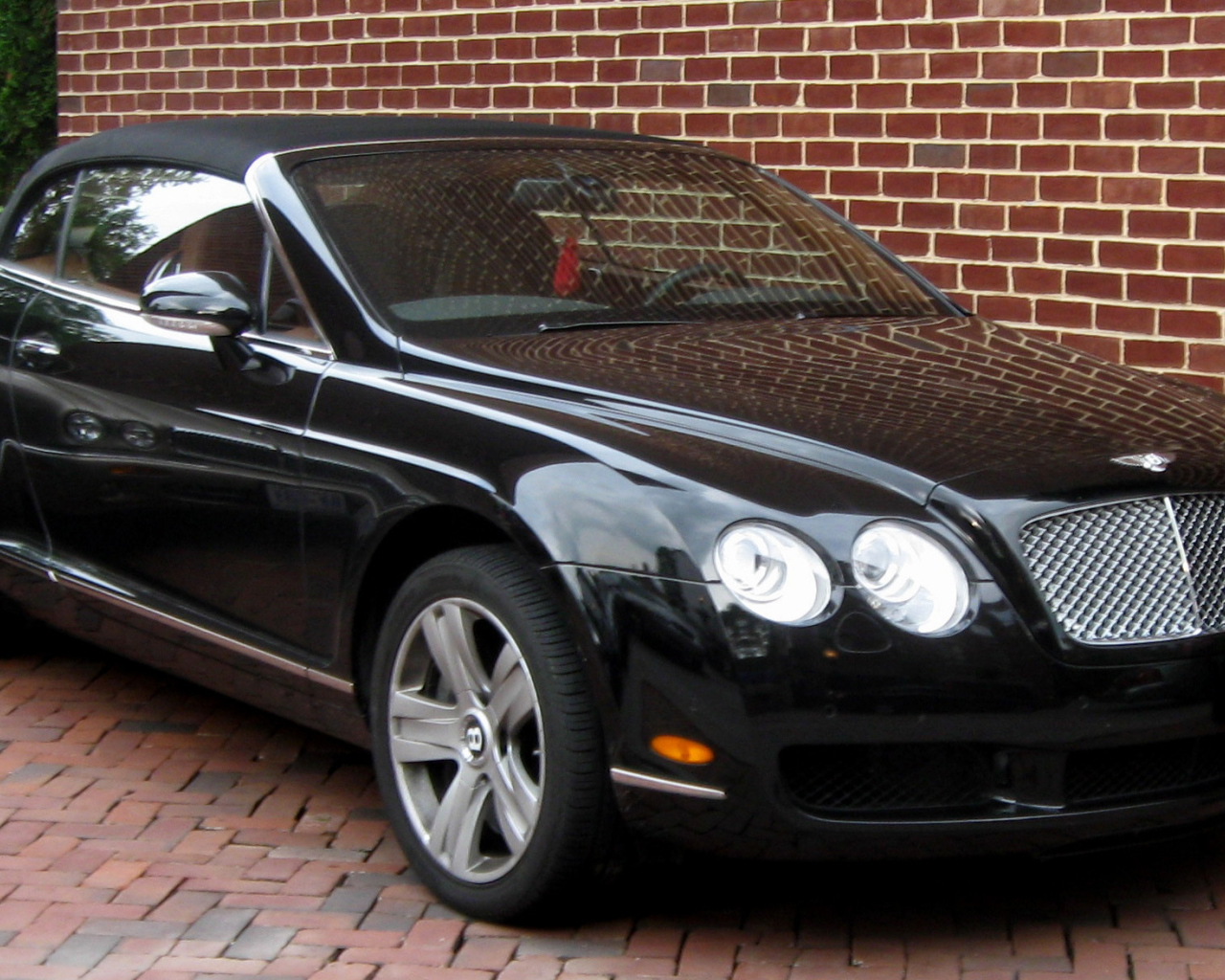 Роскошный Bentley Continental GT