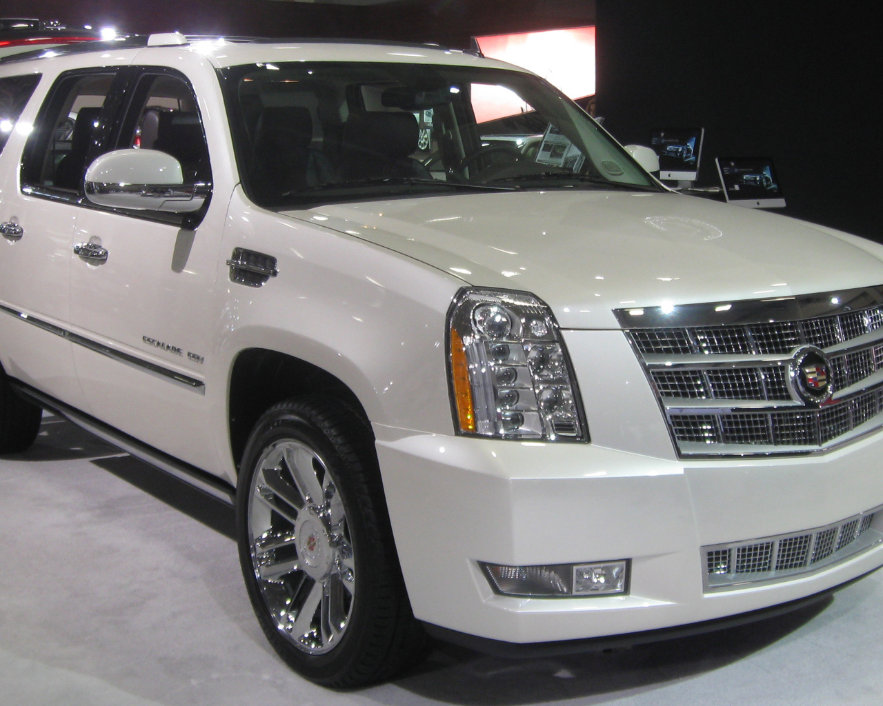 Великолепный Cadillac Escalade 2014