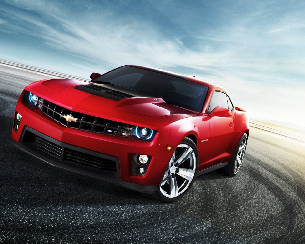 Красный Chevrolet Camaro