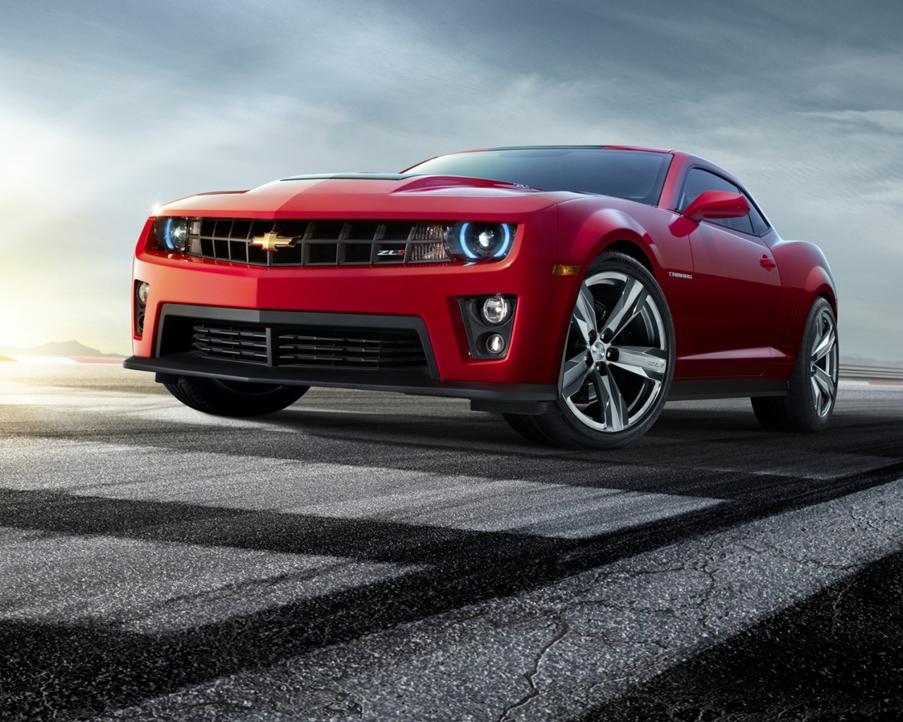 Красный Chevrolet Camaro ZL1