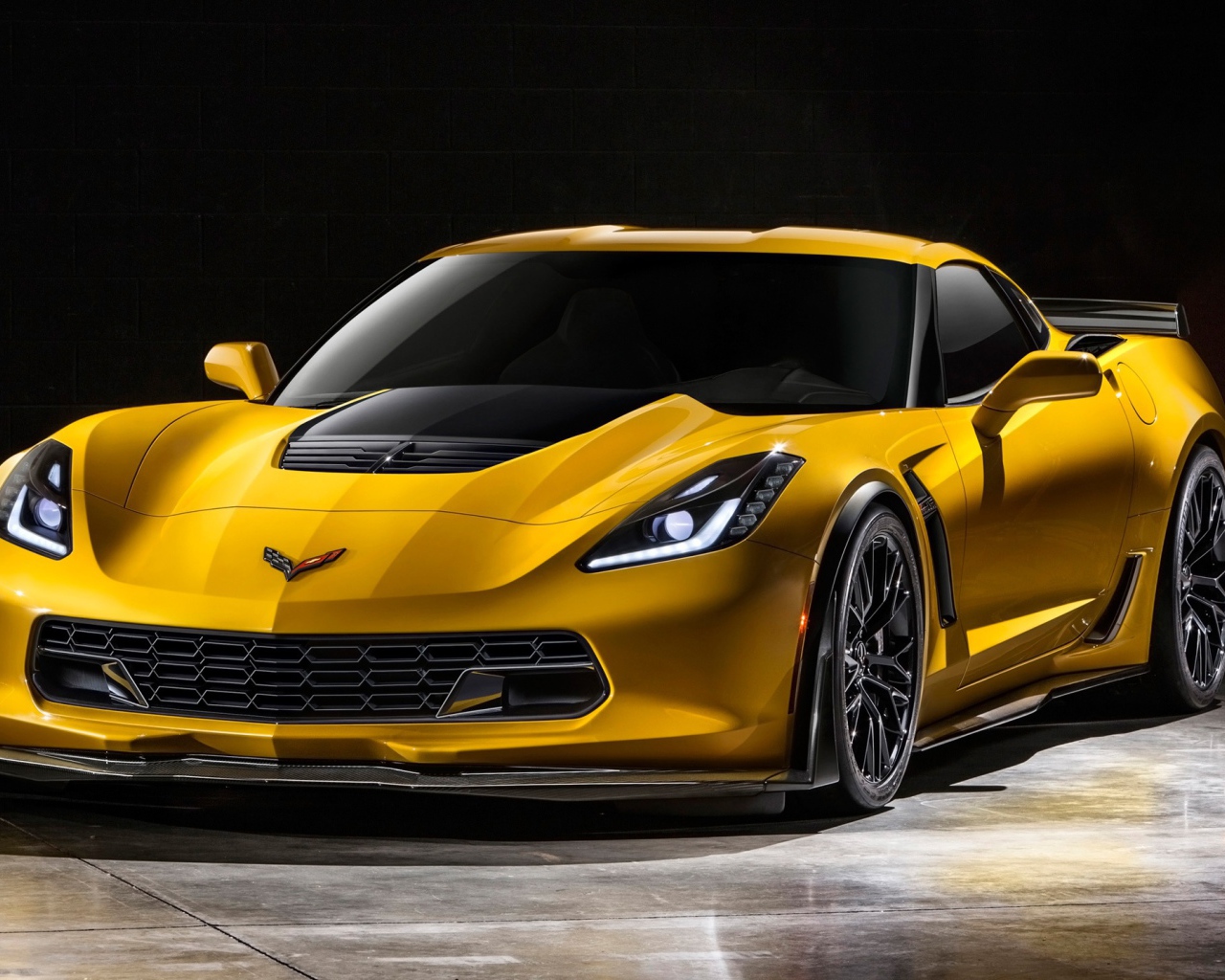 Автомобиль Chevrolet corvette z06 2015 год