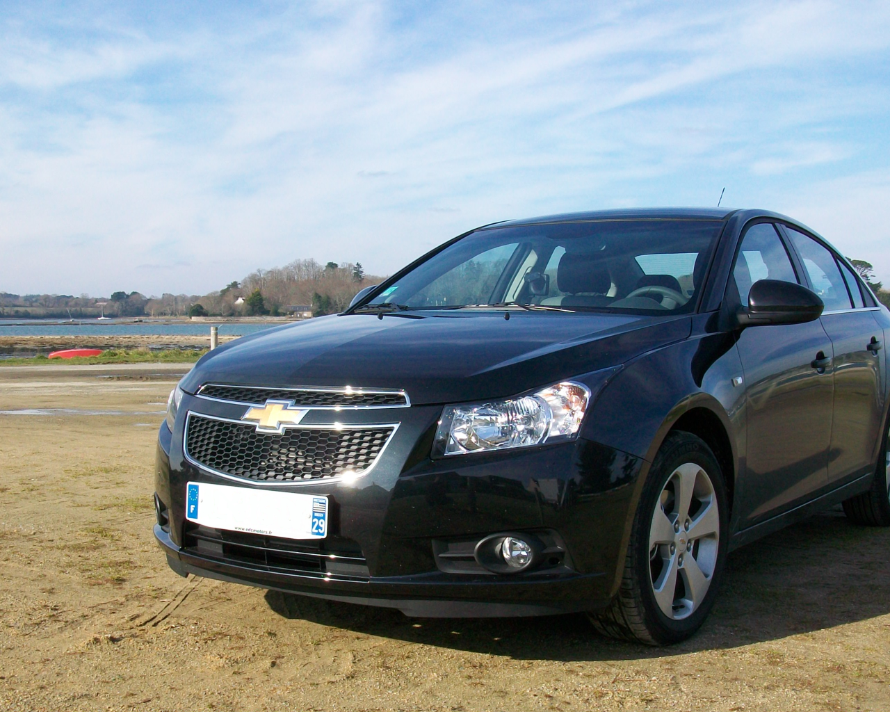 Chevrolet Cruze на природе