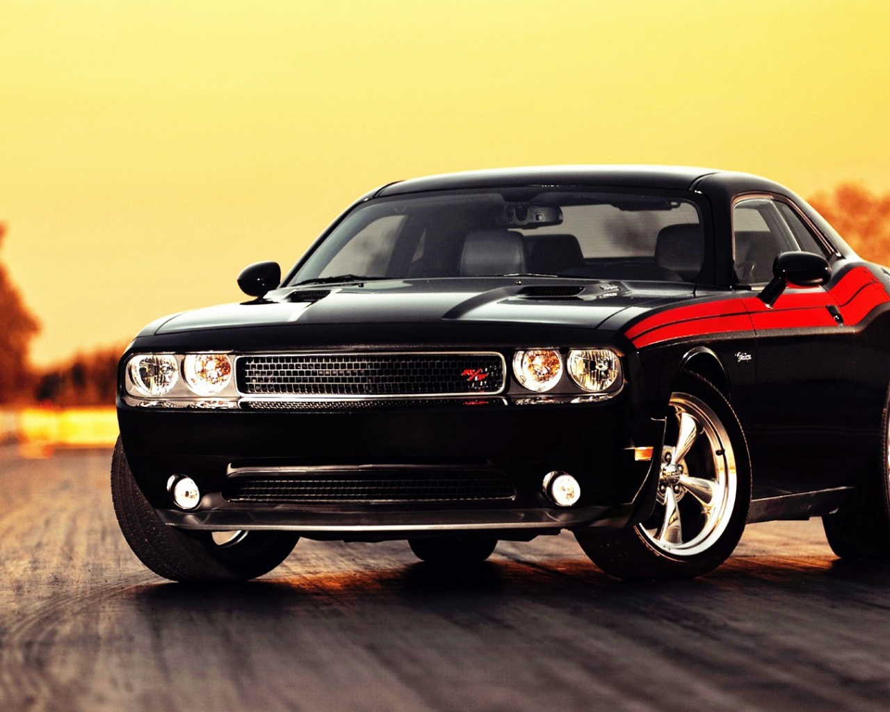 Автомобиль Dodge challenger