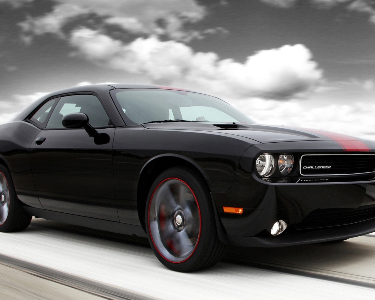 Додж челенджер черный