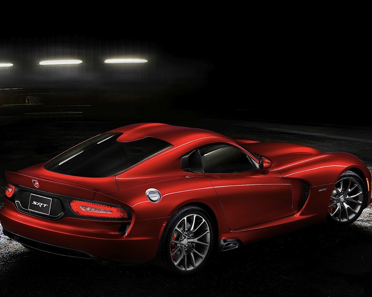 Автомобиль Додж красный