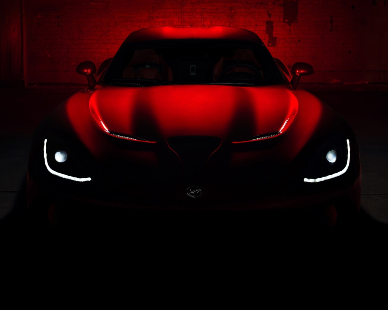 Перед Додж вайпер