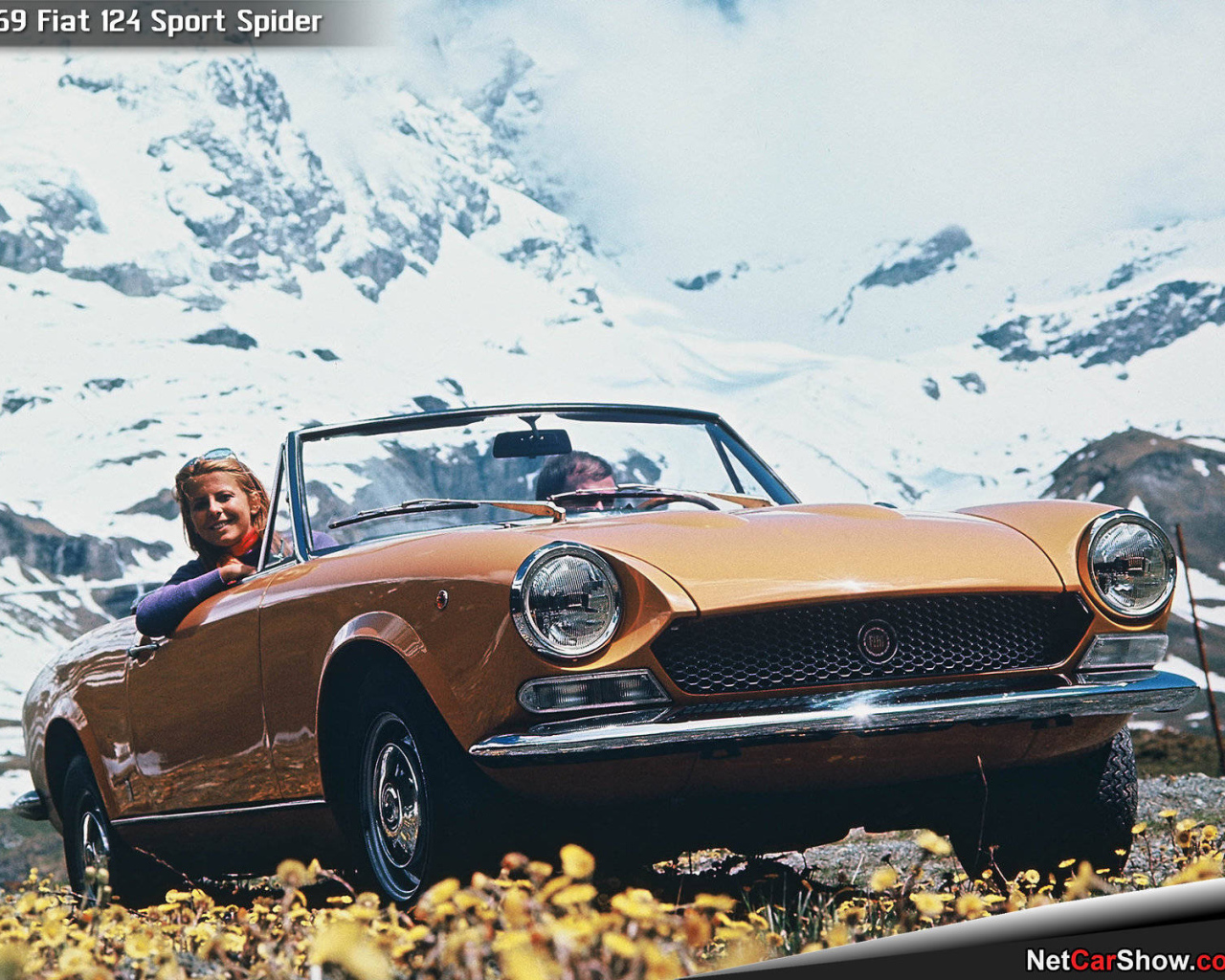 Красивый автомобиль Fiat 124