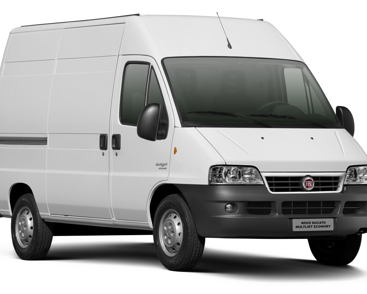 Красивый автомобиль Fiat Ducato