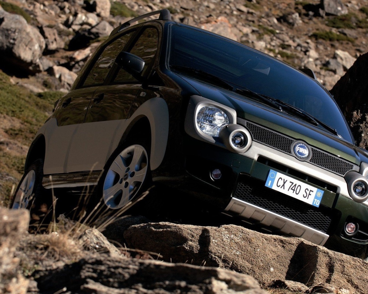 Красивый автомобиль Fiat Panda