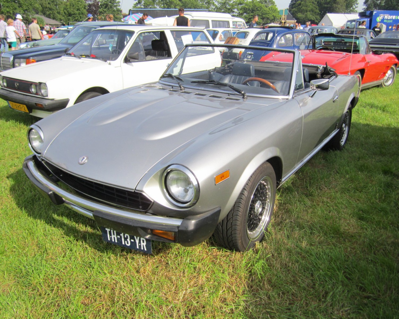 Автомобиль марки Fiat модели 124