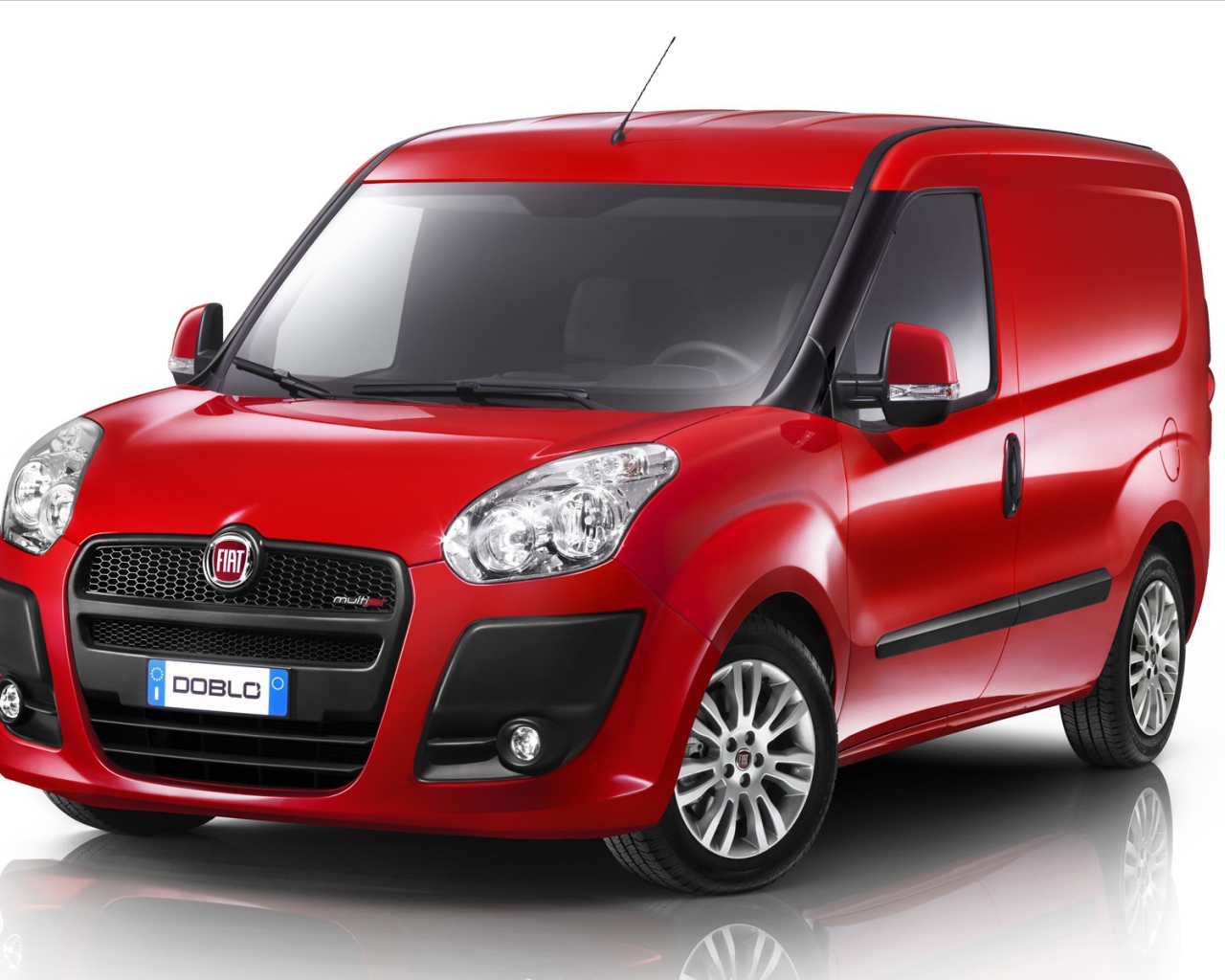 Автомобиль марки Fiat модели Doblo