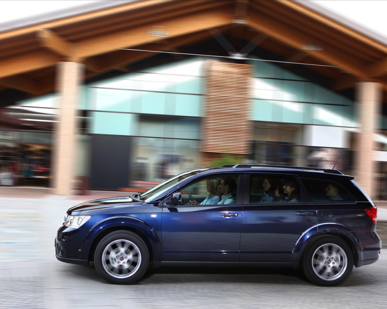 Автомобиль марки Fiat модели Freemont