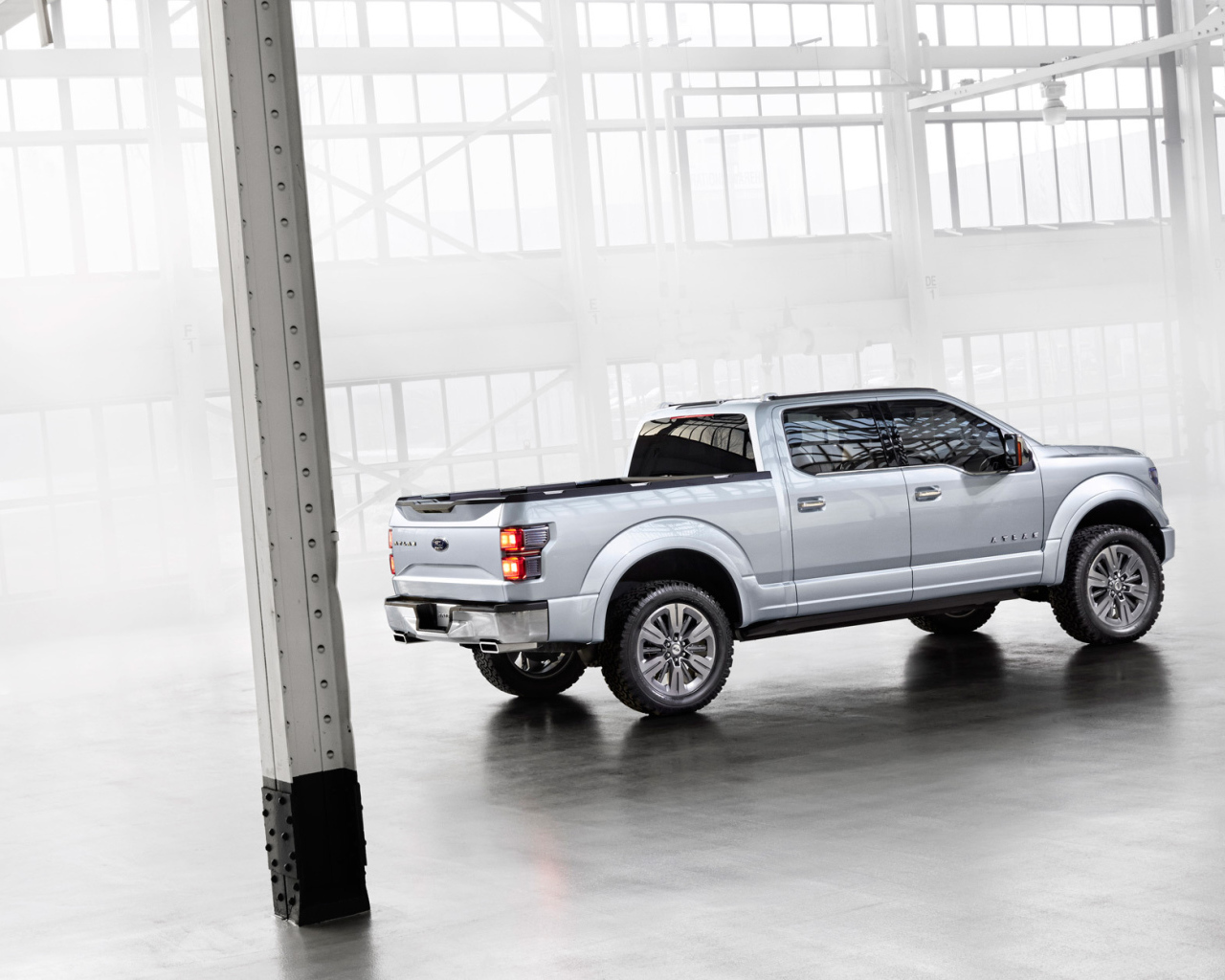 Дизайн автомобиля Ford Atlas 2014