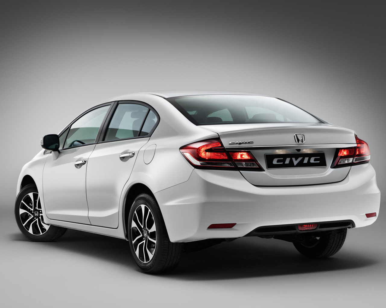 Автомобиль марки Honda модели Civic 4D