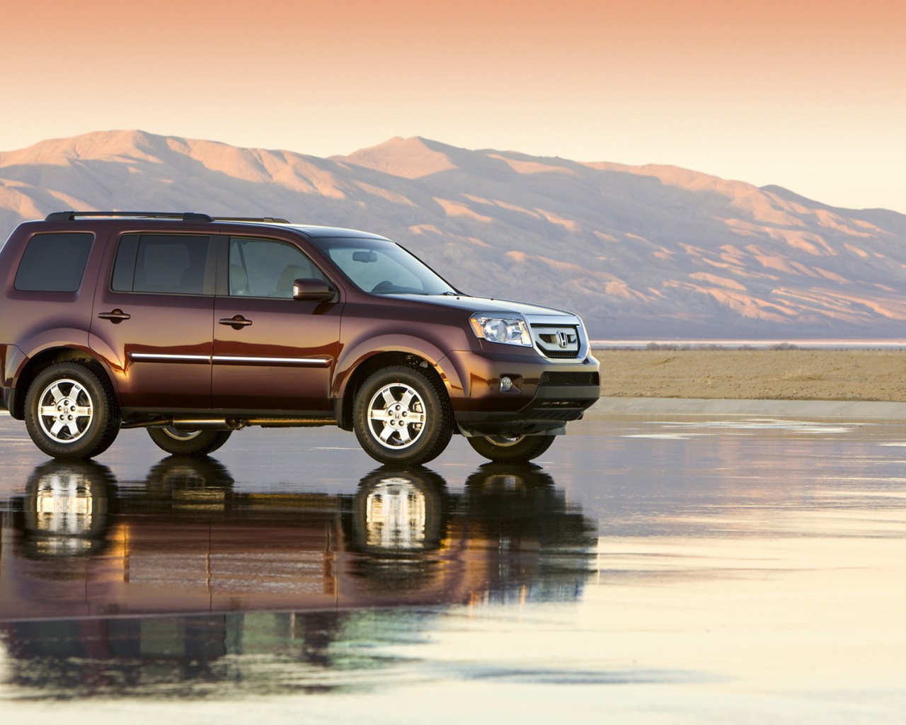 Автомобиль марки Honda модели Pilot