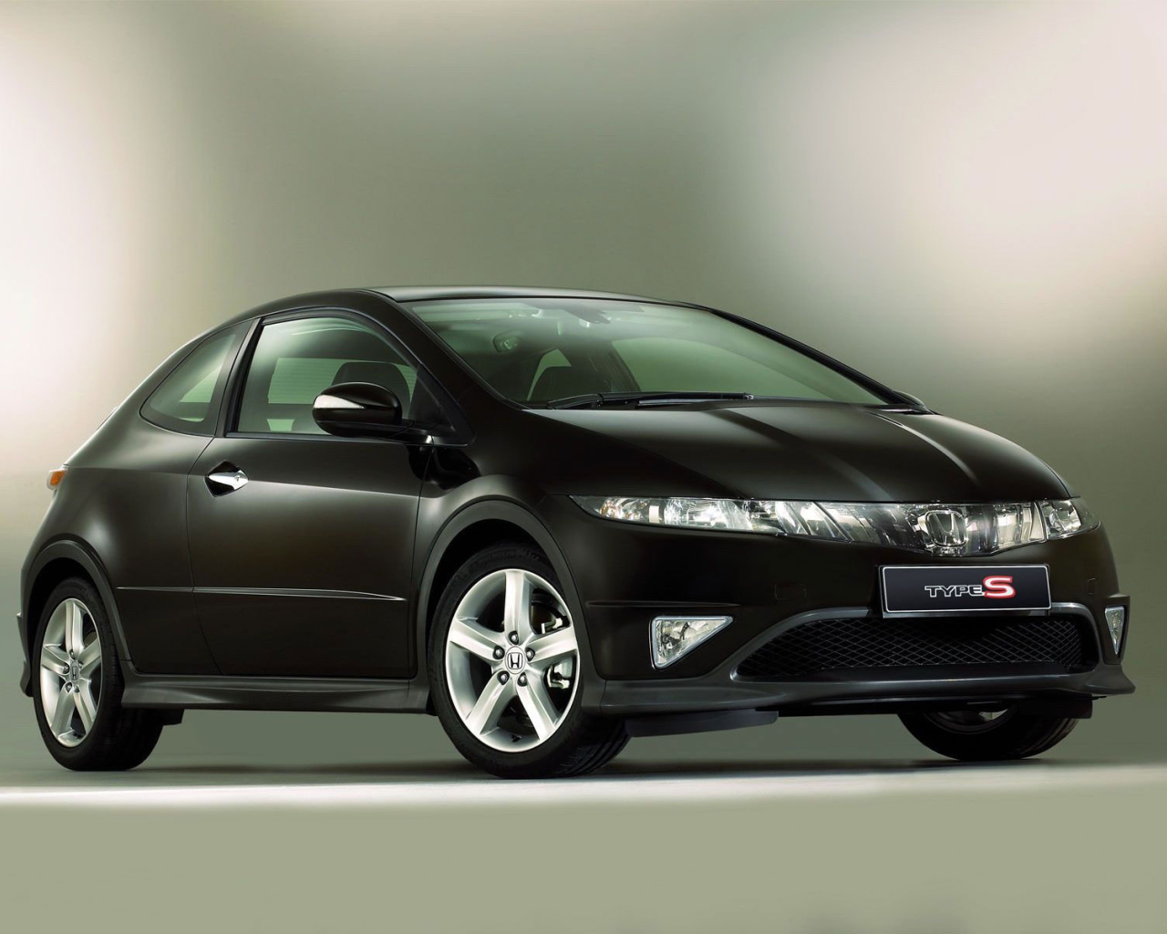 Надежная машина Honda Civic 5D