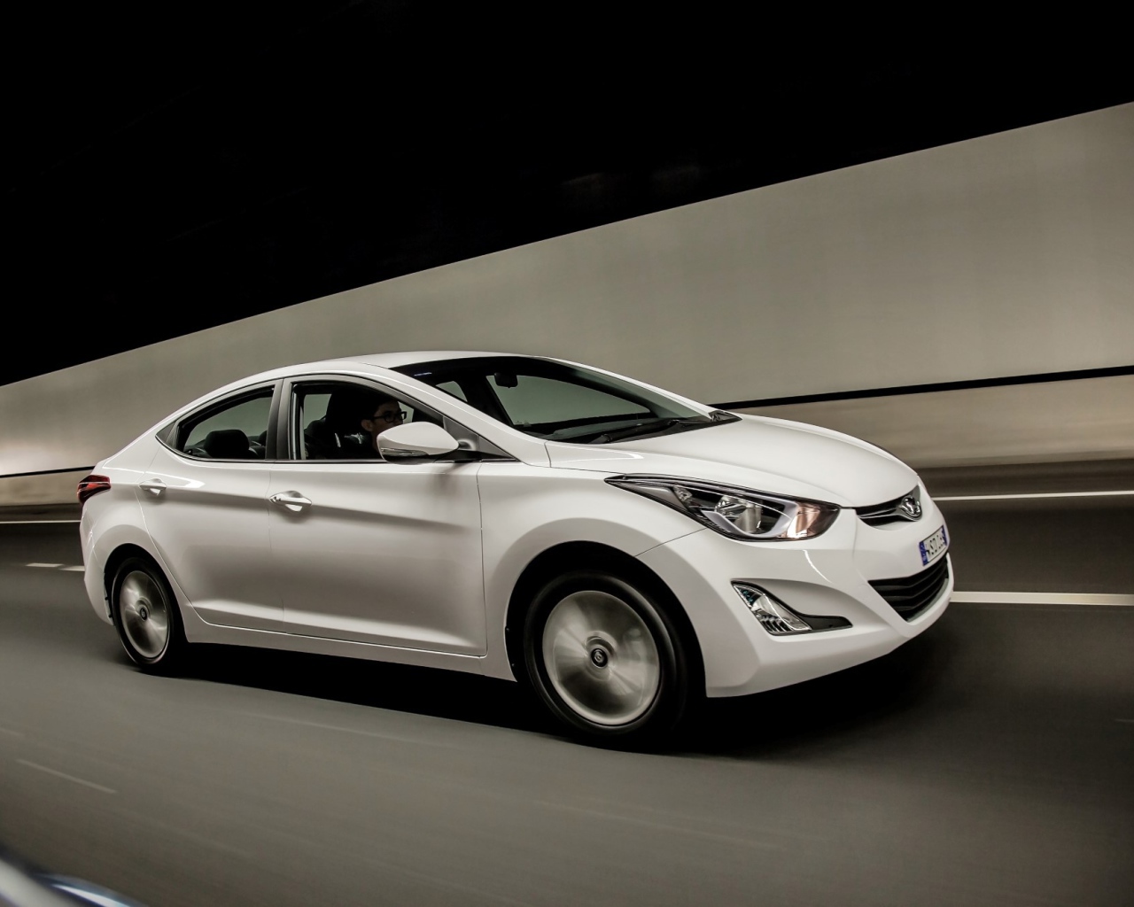 Тест драйв автомобиля Hyundai Elantra 2014