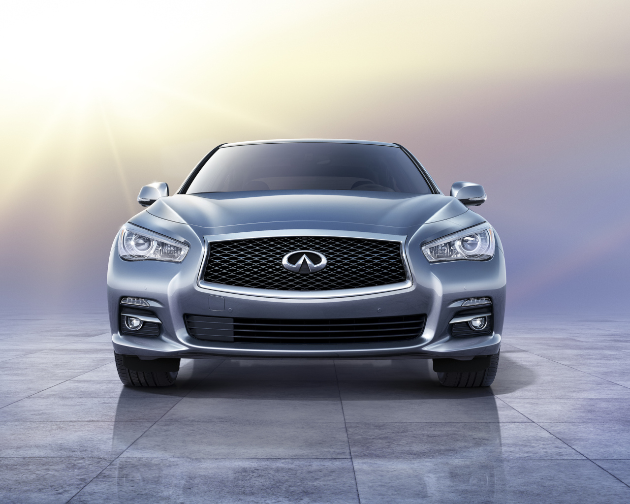 Надежная машина Infiniti Q50 2014 года