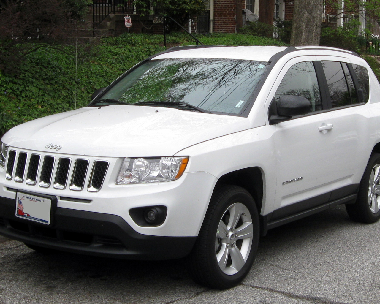 Белый Jeep Compass