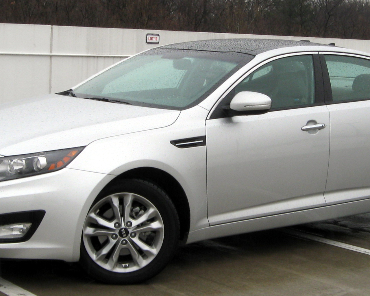 Новый автомобиль Kia Cadenza 2014 года