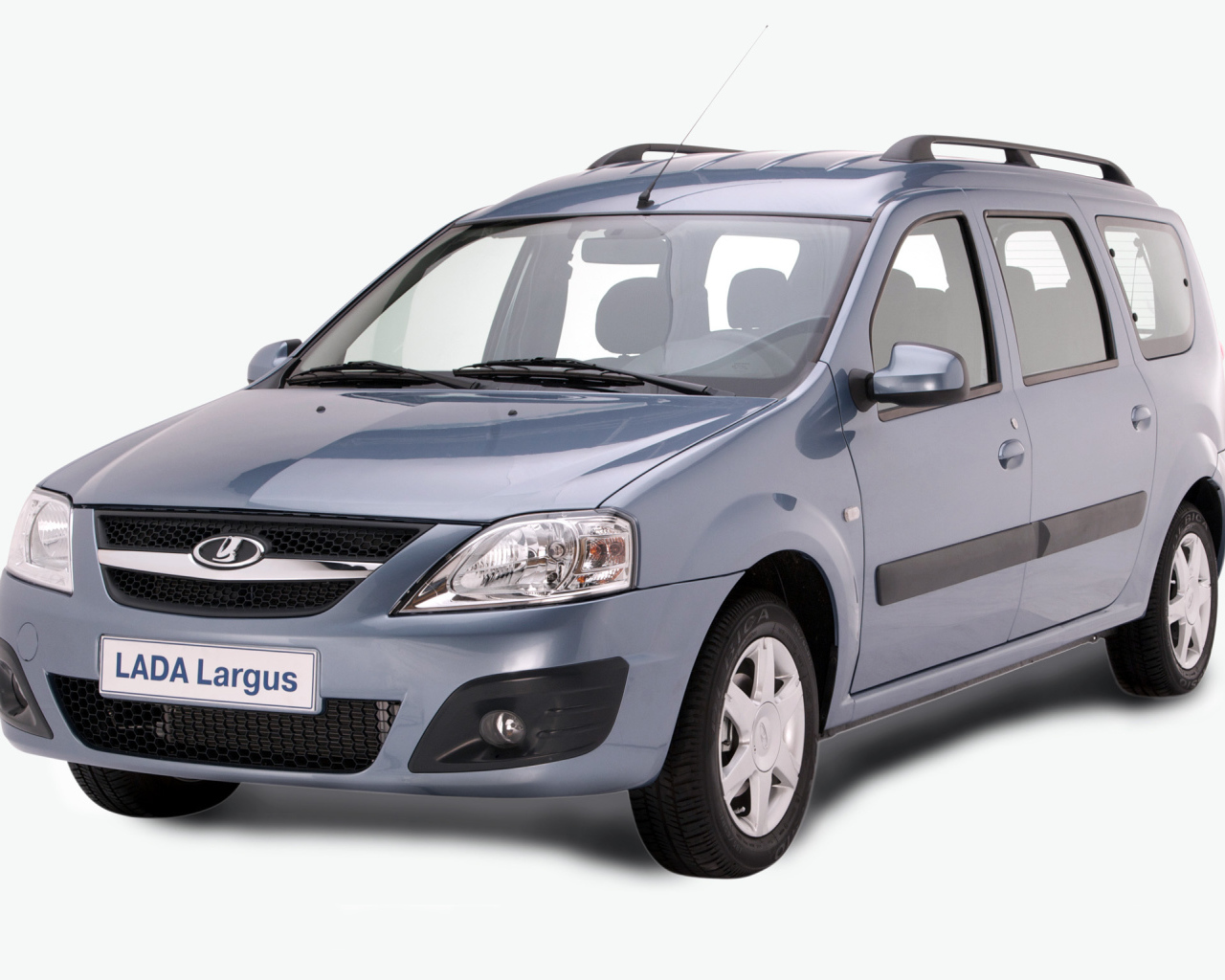 Серая Lada Largus