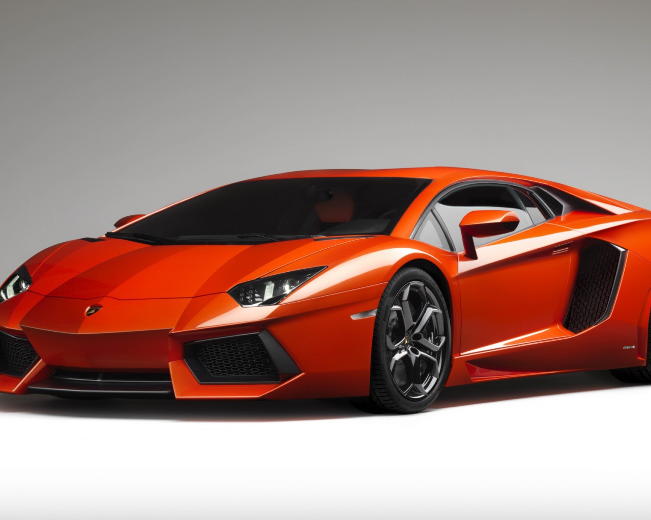 Автомобиль Lamborghini Aventador LP700 4